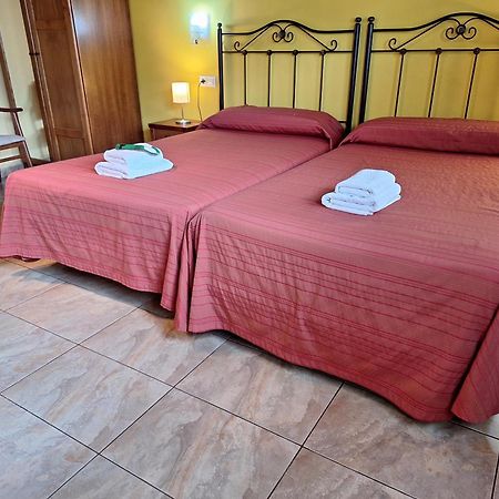 Hostal Europa San Roque del Acebal エクステリア 写真
