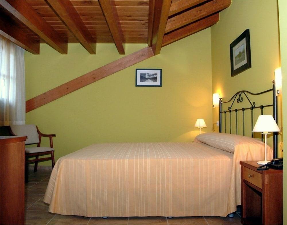 Hostal Europa San Roque del Acebal エクステリア 写真
