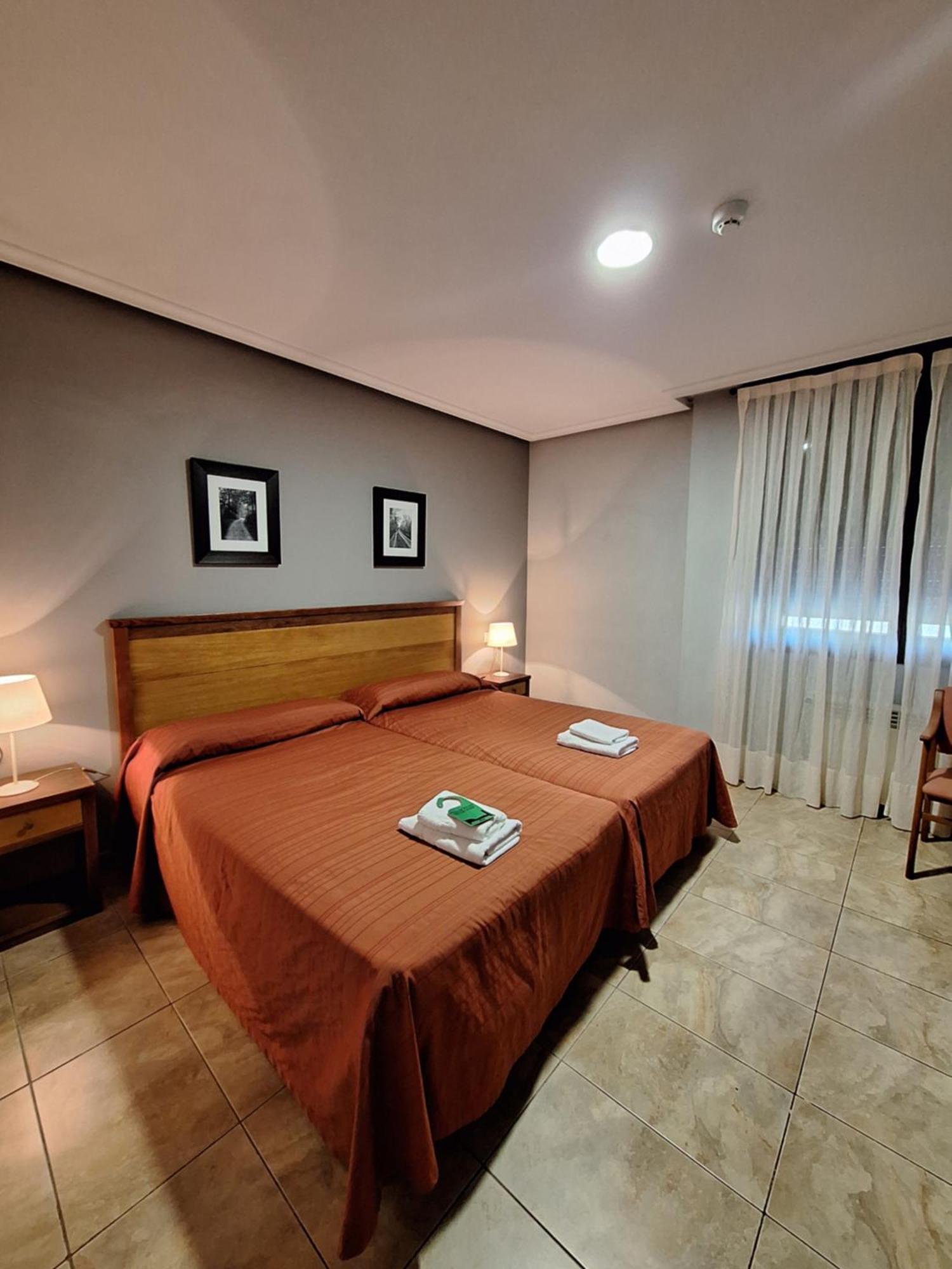 Hostal Europa San Roque del Acebal エクステリア 写真