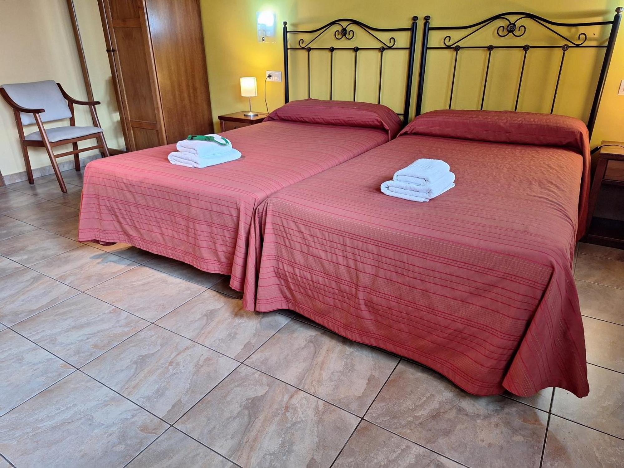 Hostal Europa San Roque del Acebal エクステリア 写真