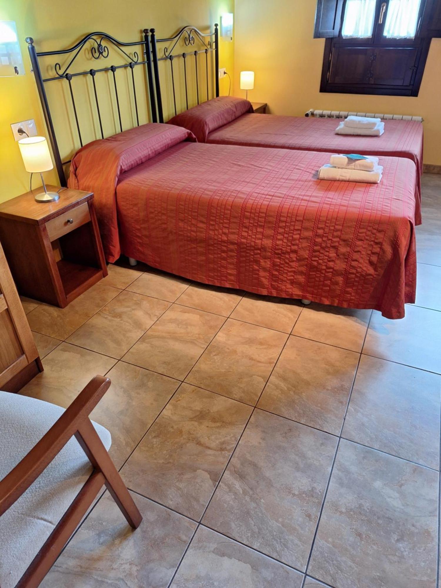 Hostal Europa San Roque del Acebal エクステリア 写真
