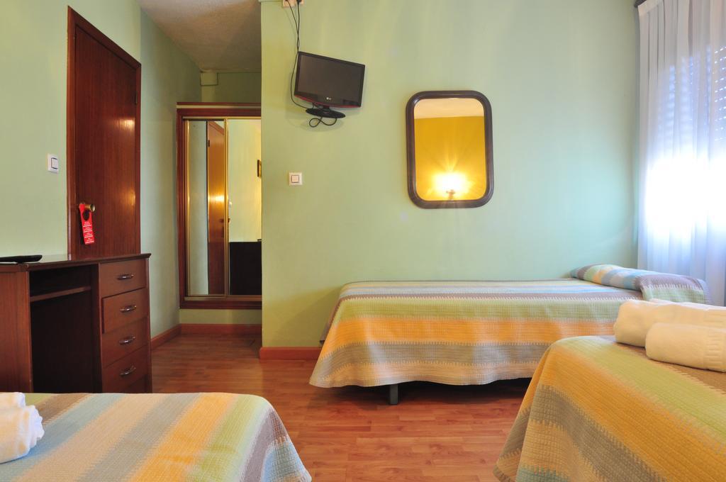 Hostal Europa San Roque del Acebal エクステリア 写真