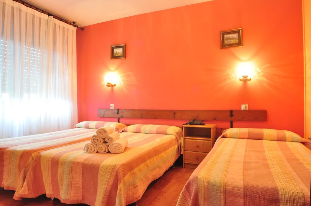 Hostal Europa San Roque del Acebal エクステリア 写真