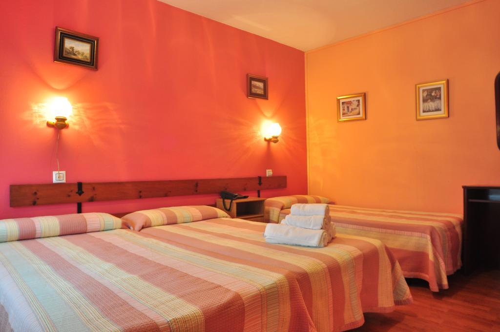 Hostal Europa San Roque del Acebal エクステリア 写真