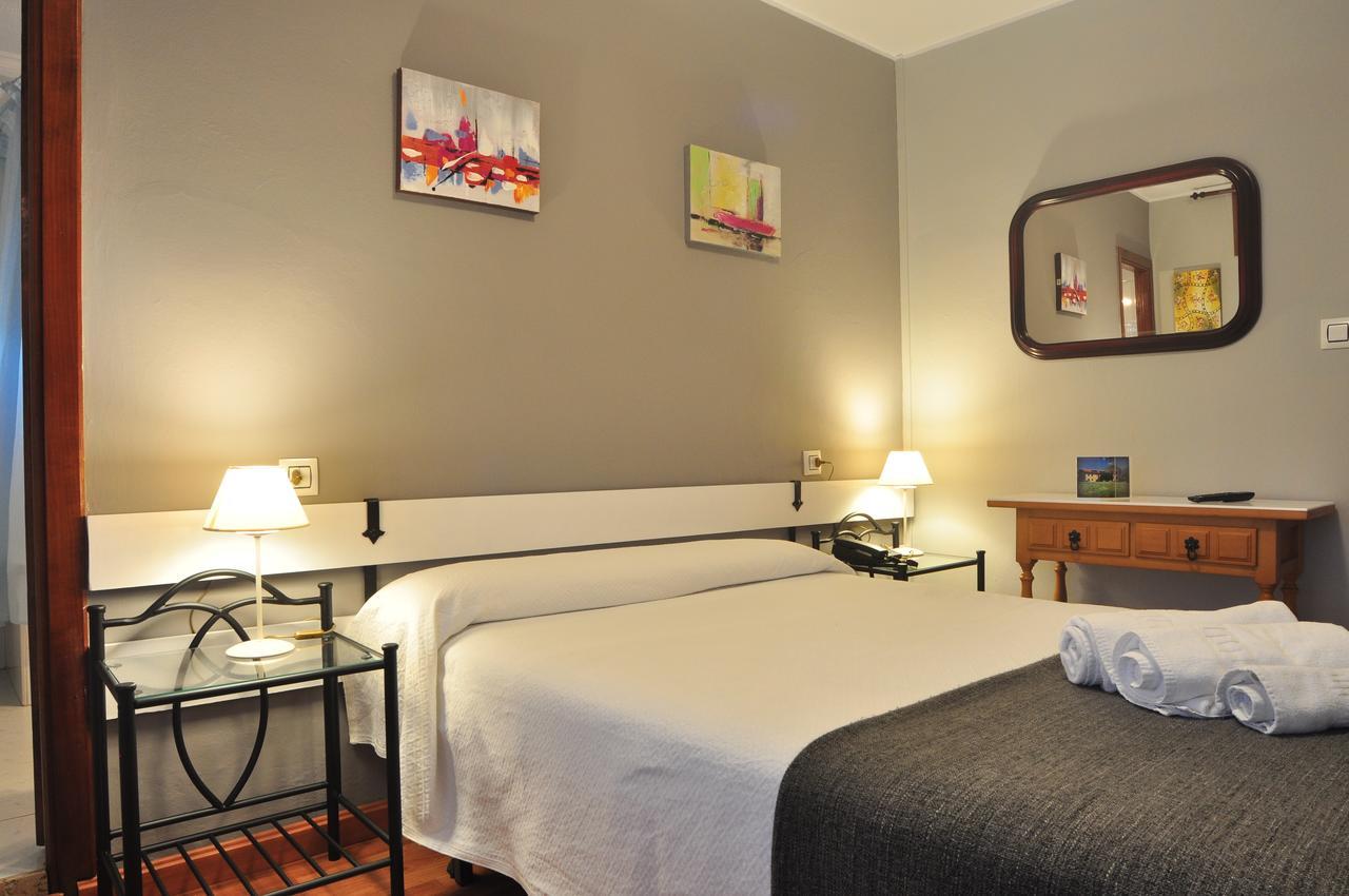 Hostal Europa San Roque del Acebal エクステリア 写真