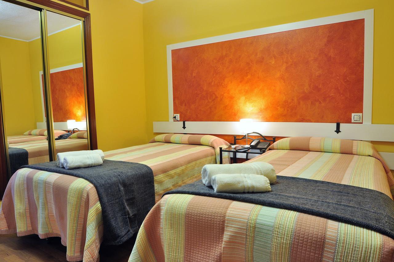 Hostal Europa San Roque del Acebal エクステリア 写真